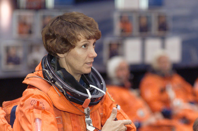 NASA's First Female Shuttle Commander Retires from Spaceflight